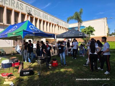 Feira do Empreendedorismo do ColÃ©gio Laranjeiras foi mais um sucesso em vendas e participaÃ§Ã£o